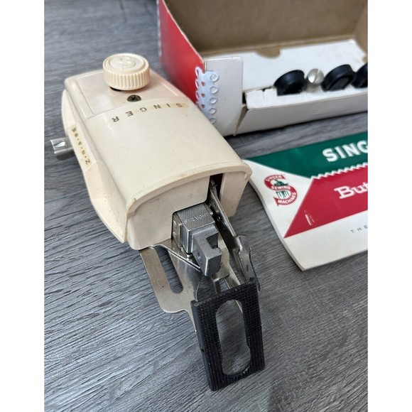 Vintage Singer Buttonholer Model 489500/489510 Complete Original Box + Manual - Picture 9 of 9